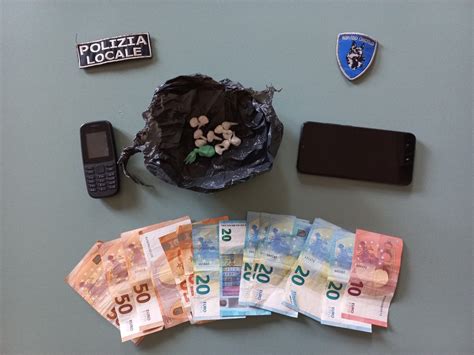 Finale Lotta Allo Spaccio Di Droga La Polizia Locale Arresta Un