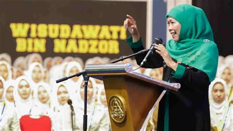 Begini Pesan Khofifah Saat Hadir Di Wisuda Khotmil Quran Pptq Al Falah