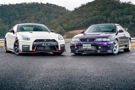 Nissan-R33-R35-GTR-Nismo-duo-static | | SuperCars.net