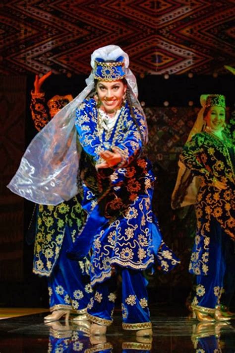 Uzbek costume (57 photos): national outfit of Uzbekistan, female models ...