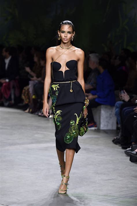 Défilé Versace Printemps été 2020