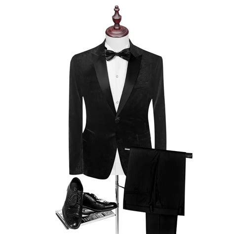 2018 New Slim Fit Black Velvet Tuxedos Peaked Lapel Groom Tuxedos Men Suits Wedding Cothes