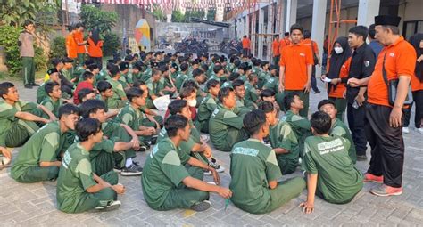 Peserta Didik Baru Terkesan Kegiatan MPLS SMK YPM 8 Sidoarjo Radar Jatim