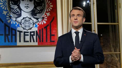 Emmanuel Macron presents his wishes for 2022, again against the ...