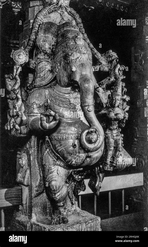 Vintage Black And White Photo Of Ganesh Statue 1000 Pillars Madurai