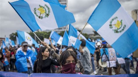 Guatemaltecos Protestan Por Denuncia De Posible Golpe De Estado Hecha