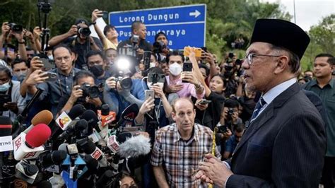 Anwar Ibrahim Jadi Pm Ke Malaysia Mahathir Mohamad Beri Selamat