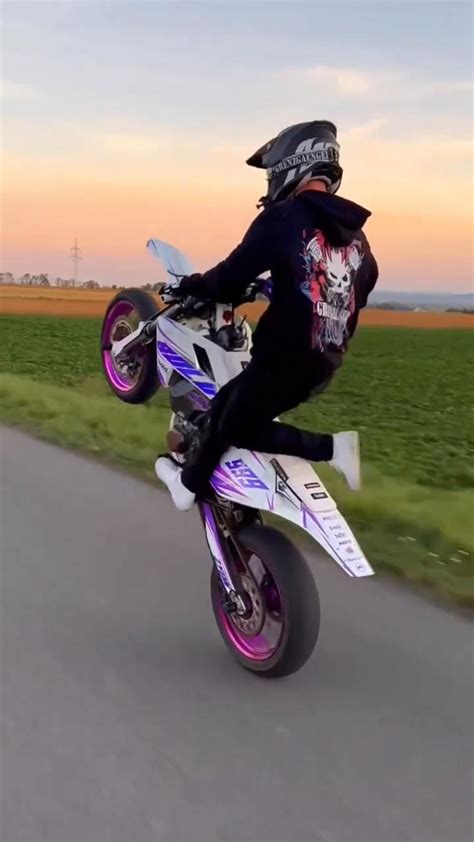 Pingl Par Calvin Nicolaas Sur Supermoto Cc Image Moto Motocross