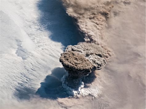 Nasa Atemberaubendes Foto Zeigt Vulkanausbruch Vom Weltraum Aus