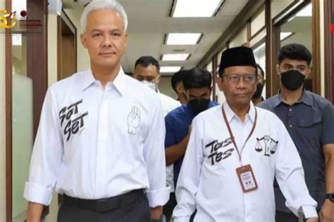 Ini Arti Sat Set Dalam Baju Yang Dikenakan Ganjar Tampil Debat Capres