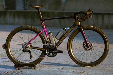 Titanium Vs Carbon Fiber Road Bikes Which Is Better Mr MAMIL