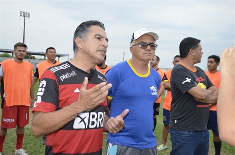 12º jogador equipe técnica e jogadores convocam os moradores de Porto