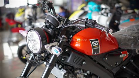 Sein Depan Yamaha XSR 155 Warna Merah Metallic Red Authentic