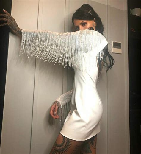 Cande Tinelli celebró sus posando con una bikini de tiras cruzadas La Banda Diario