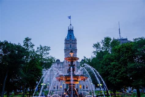 Hommage au drapeau La Fête nationale du Québec