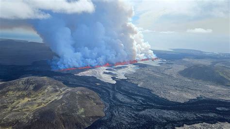 Watch Live Volcano In Iceland Erupts Again World News Sky News