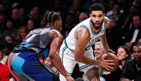 Jayson Tatum el Celtic más joven en llegar a los 10 000 puntos en la NBA