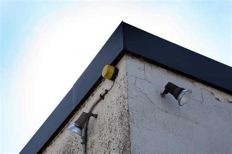 How to Attach Flashing to a Parapet Wall