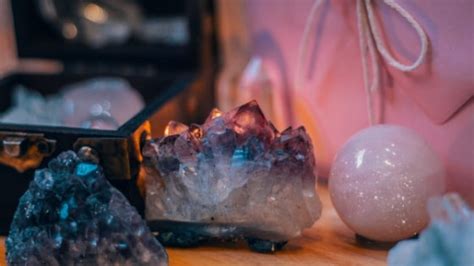 Best Grounding Crystals And Stones Origin Benefits