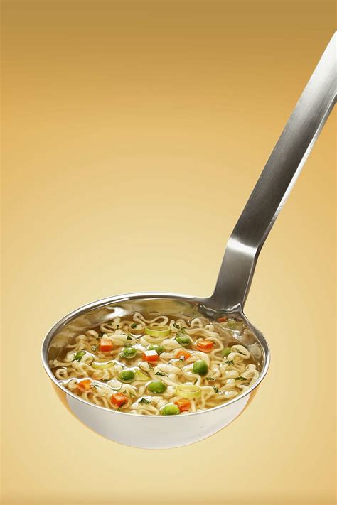 fideos en cuchara delicioso comida sano cucharón tallarines sopa