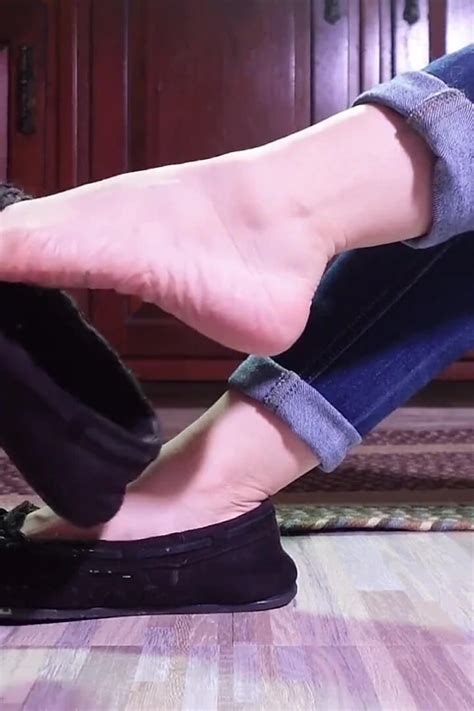 Dirty Slipper Dangle Amateur Amateur Porn Feat Raven Willow By FapHouse XHamster