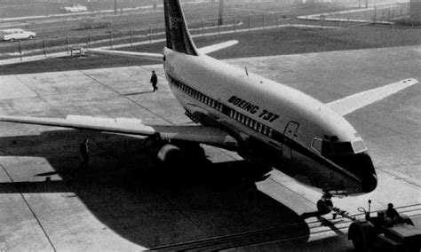 Boeing 737-100 - Price, Specs, Photo Gallery, History - Aero Corner