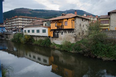 Reflejos En Un Dia Gris Eitb Eus Flickr