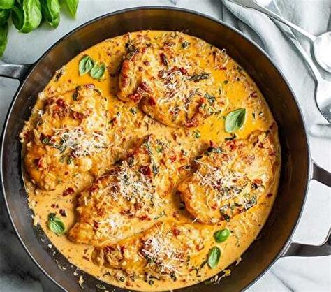 Filets De Poulet à La Crème De Tomate De Plat Et Recette Et Ses