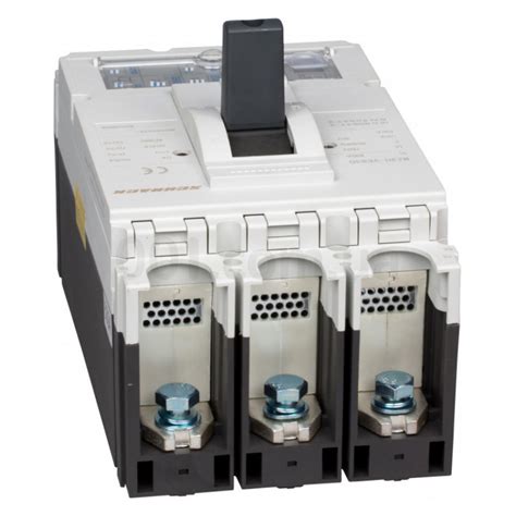 Автоматический выключатель в литом корпусе тип VE 3P 70kА 630A Schrack ...