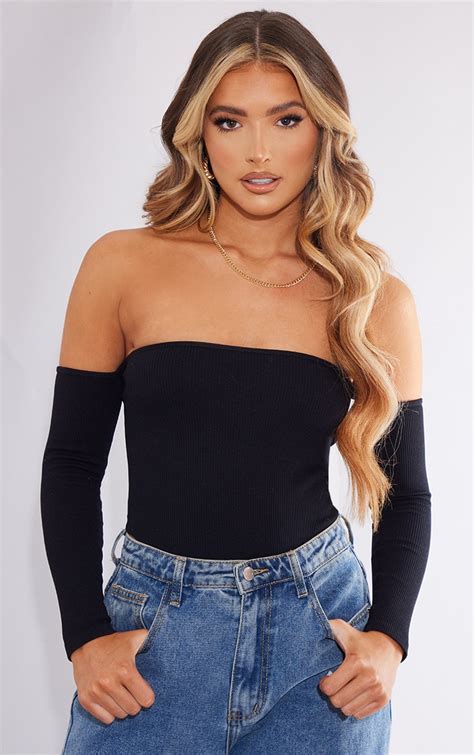 Black Snatched Rib Cold Shoulder Bodysuit Prettylittlething Usa