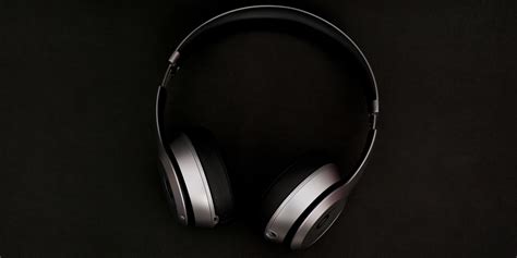 Best Noise-Canceling Headphones Under $100 (Updated 2021)