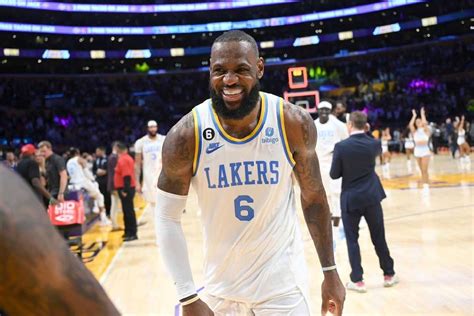 Resumo Da NBA Trio Se Destaca E Lakers Vencem A Primeira Na Temporada