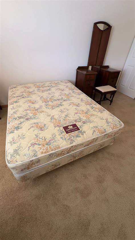 Floral Queen Bed Mattress Incl Metal Bed Frame 191893