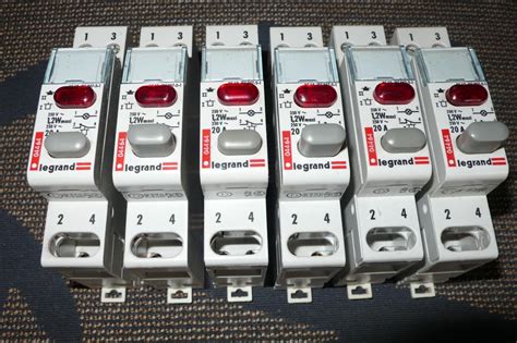 Interrupteur Ou Bouton Poussoir Modulaire Avec Voyant Legrand