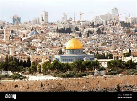 La Città Vecchia di Gerusalemme Israele Il tetto dorato della cupola