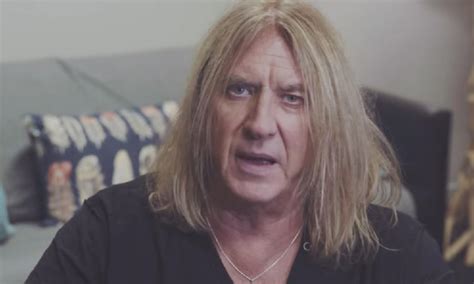 Def Leppard S Joe Elliott Briefly Hospitalized In Bogotá