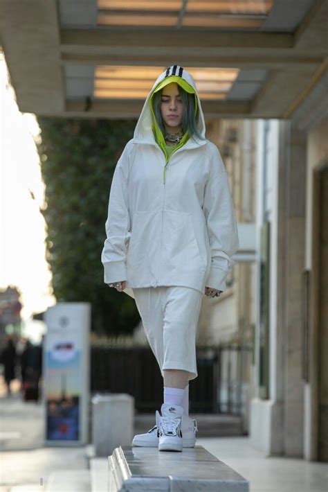 Pin By Jane On Billie In Rain Jacket Billie Eilish