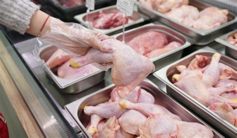 Cuántos kilos de pollo o cerdo se pueden comprar con lo que vale un