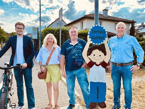 Spd Freut Sich Ber Aufstellung Von Verkehrspuppen Spd Oestrich Winkel