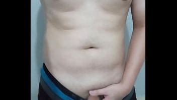 Novinho mostrando o pauzão XVIDEOS