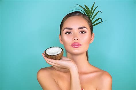 7 Ways To Use Coconut Oil For Skin Lightening BeautyWayMag