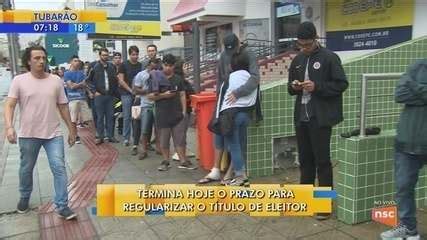 Eleitores Enfrentam Horas Em Fila Para Regularizar T Tulo Em