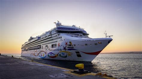 Temporada de Cruceros Amarró el Norwegian Star en el Muelle Luis