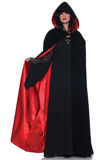 Deluxe Velvet Cape W Red Satin Lining