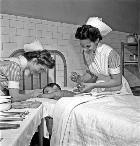 History In Photos Nurse Training Vintage Nurse Nurse Training