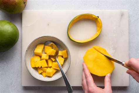 How To Cut And Prepare Fresh Mango