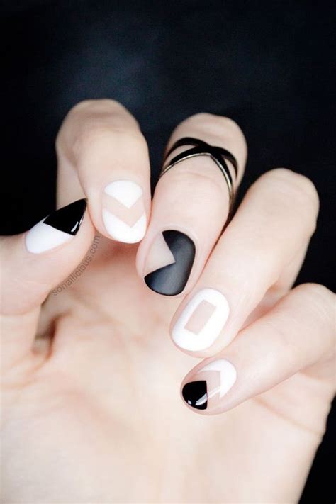 Negative Space Manicure La Tendenza Unghie Minimal Chic Che Conquisterà Tutte Fem