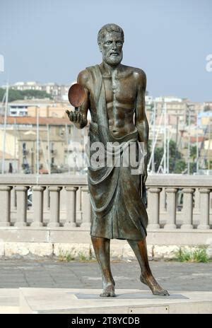 Statue Von Archimedes Der Insel Ortygia Syrakus Sizilien Italien