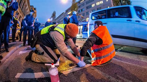 Klima Kleber In Deutschland Mehrheit Der Deutschen Glaubt Aktionen