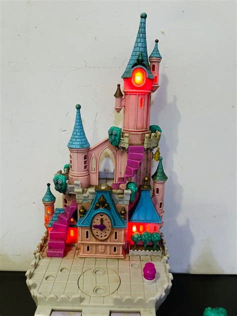 Polly pocket castle, Hobbies & Toys, Toys & Games on Carousell